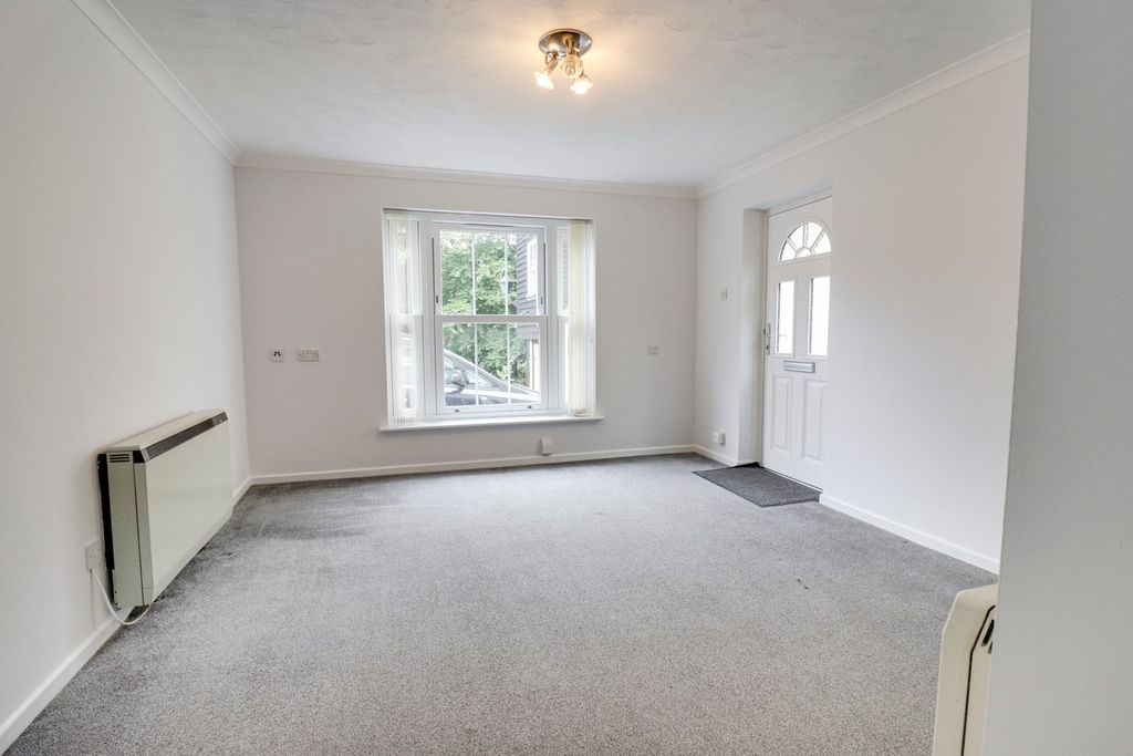 Property photo 3 of 8