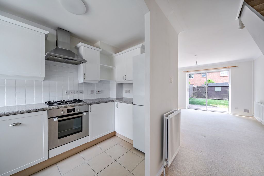 Property photo 2 of 11 1456497-11-69Fb0c...