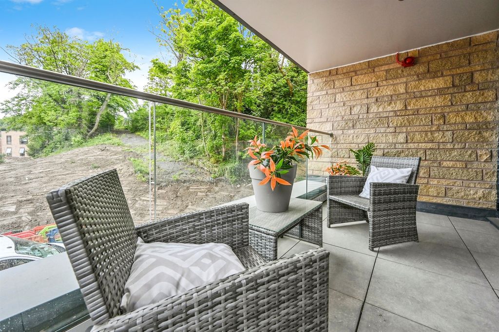 Property photo 3 of 11