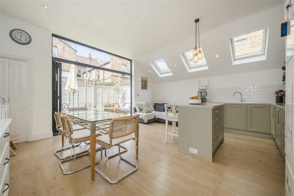Property photo 2 of 7