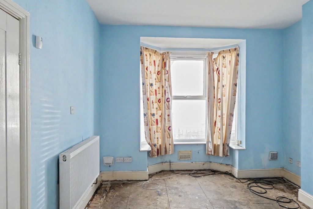 Property photo 3 of 16 50 Brazil Street, Hull, East Yorkshire, Hu9 1Jz