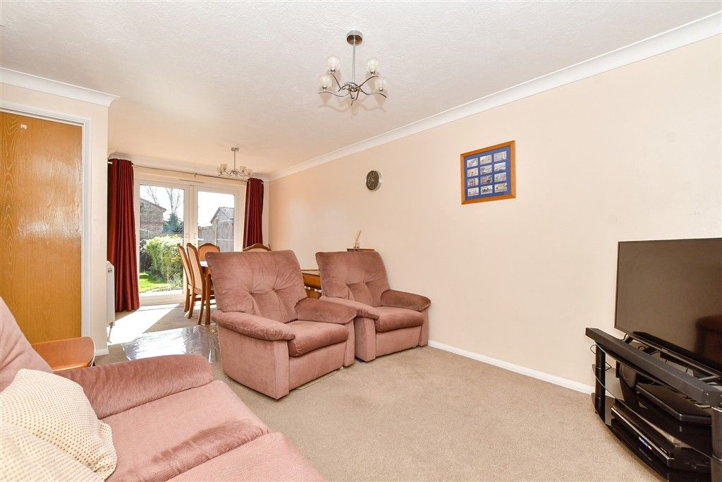 Property photo 3 of 14 Lounge