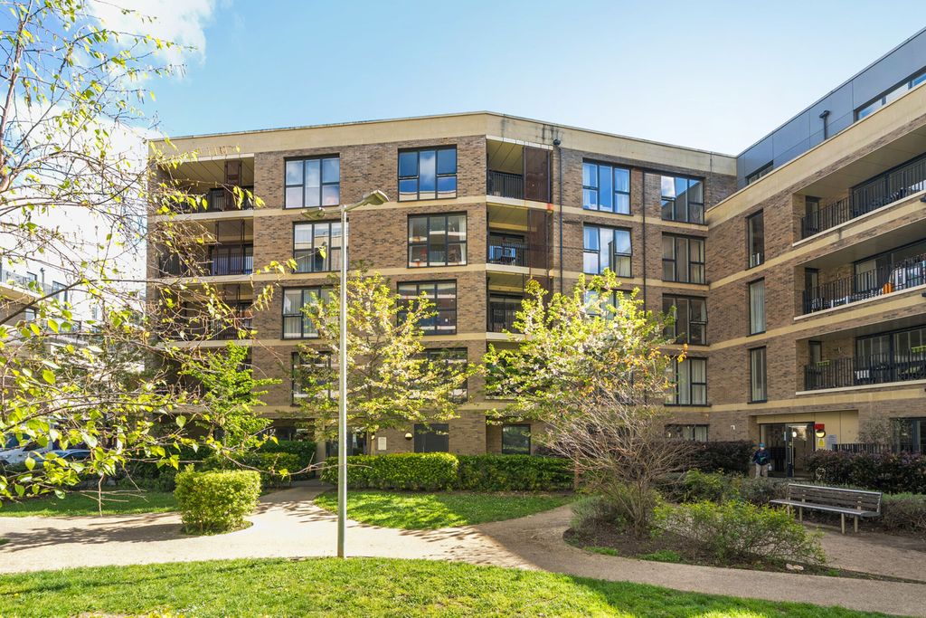 Property photo 1 of 18 External