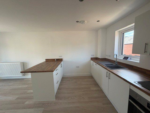 Property photo 2 of 8 Kitchen