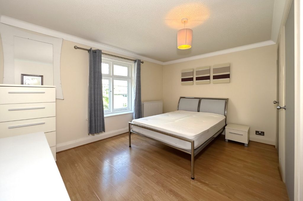 Property photo 3 of 13 Picture No. 30