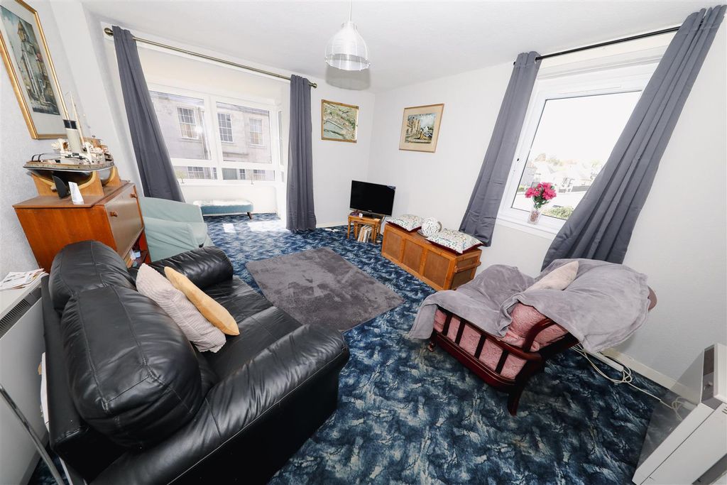 Property photo 2 of 11 B