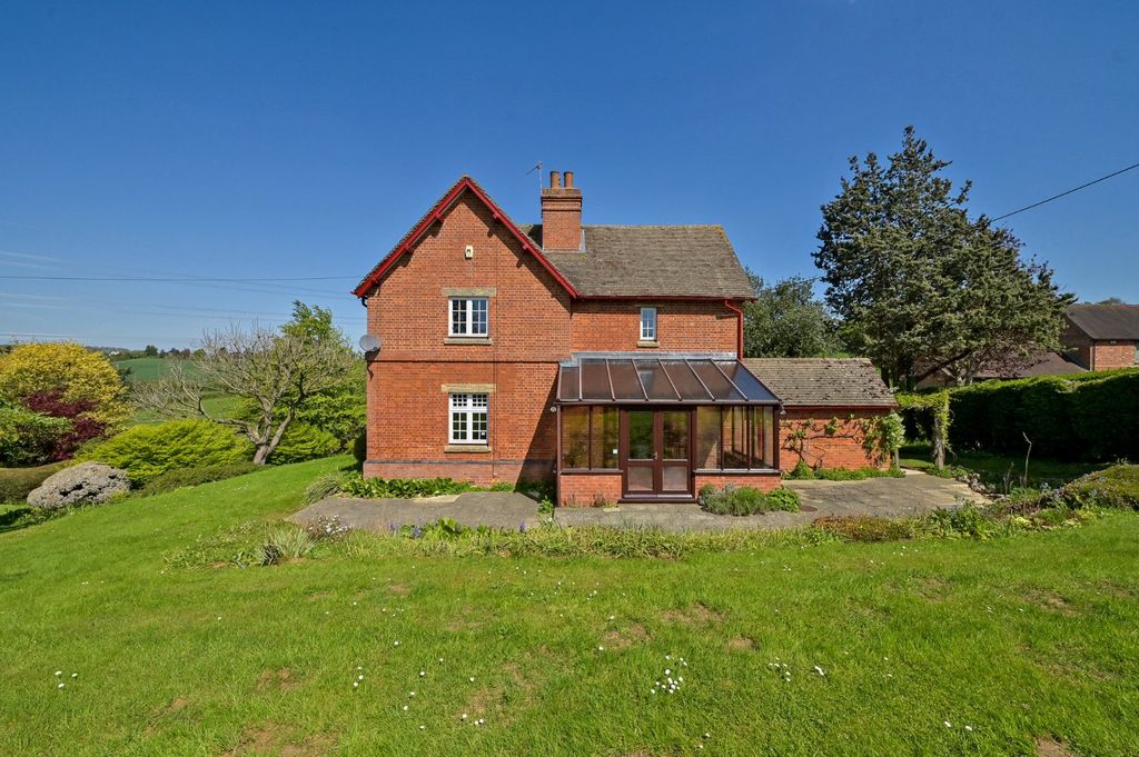 Property photo 1 of 16 Side Elevation