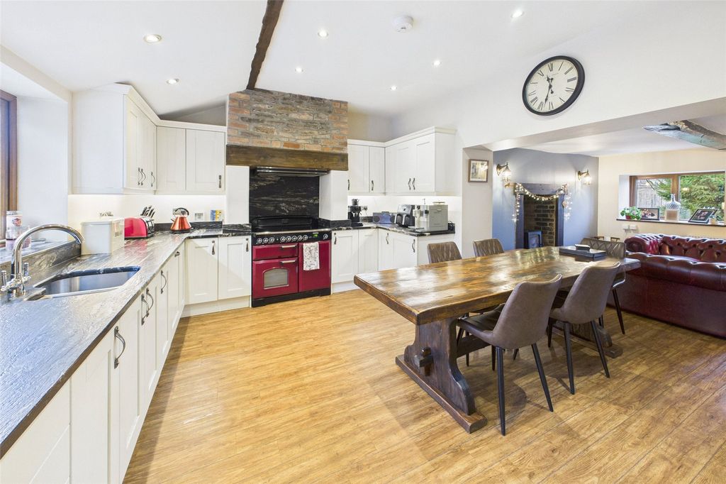 Property photo 2 of 43 Picture No. 02