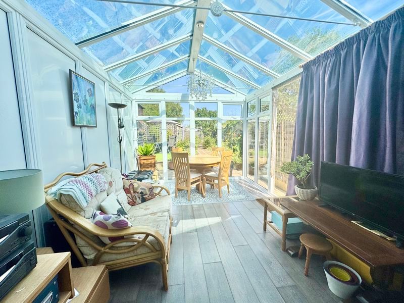 Property photo 3 of 22 Conservatory
