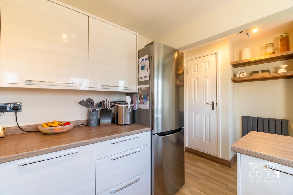 Property photo 3 of 21