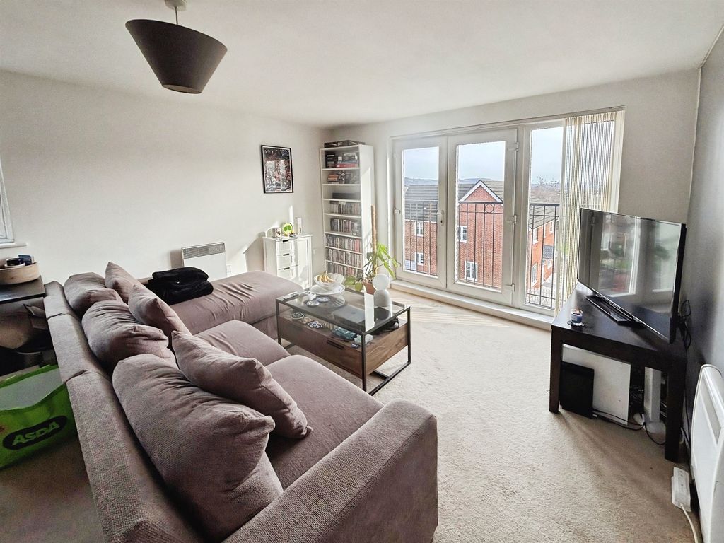 Property photo 3 of 10