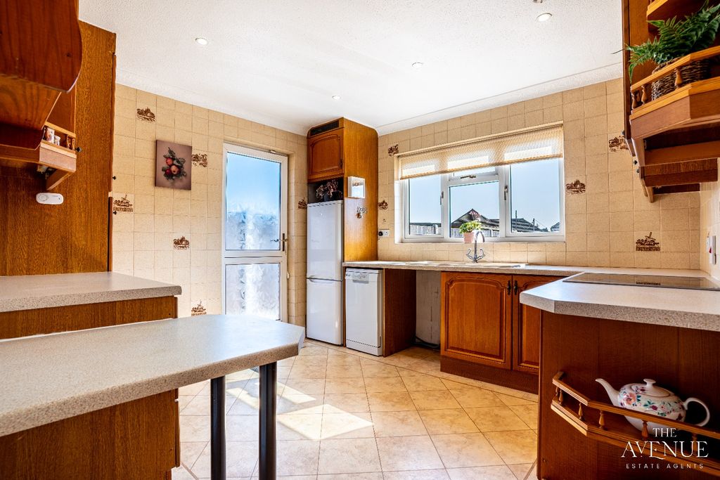 Property photo 2 of 15 5252793