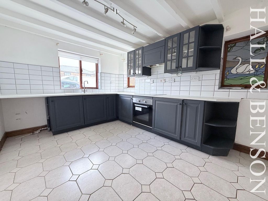 Property photo 2 of 14 Image