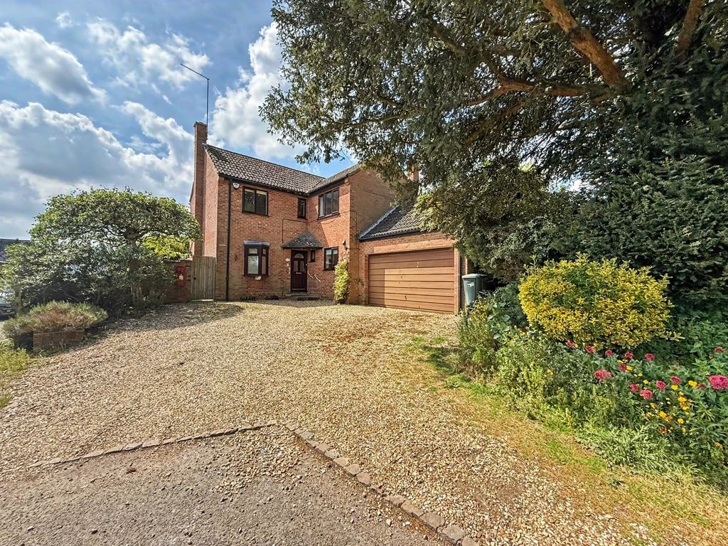 Property photo 1 of 40 4833122