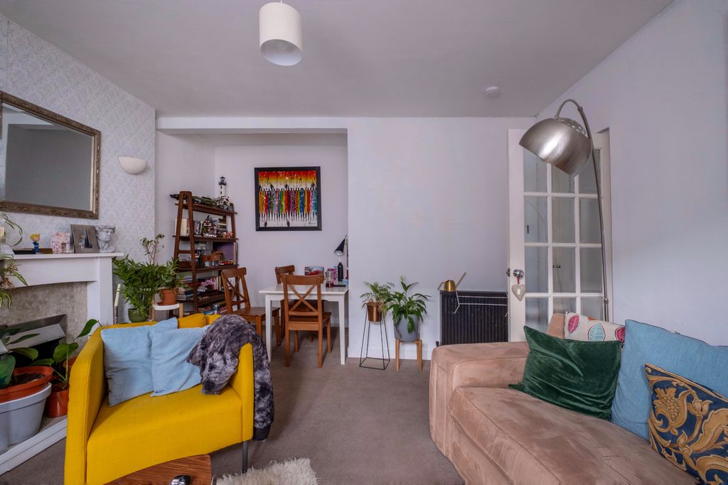 Property photo 3 of 37