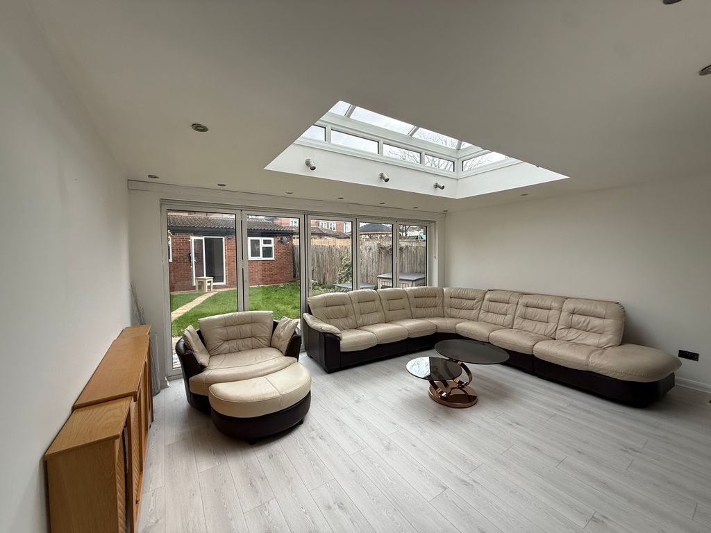 Property photo 3 of 19 Living Room