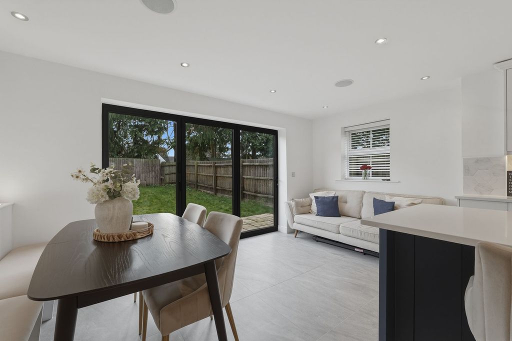 Property photo 3 of 24