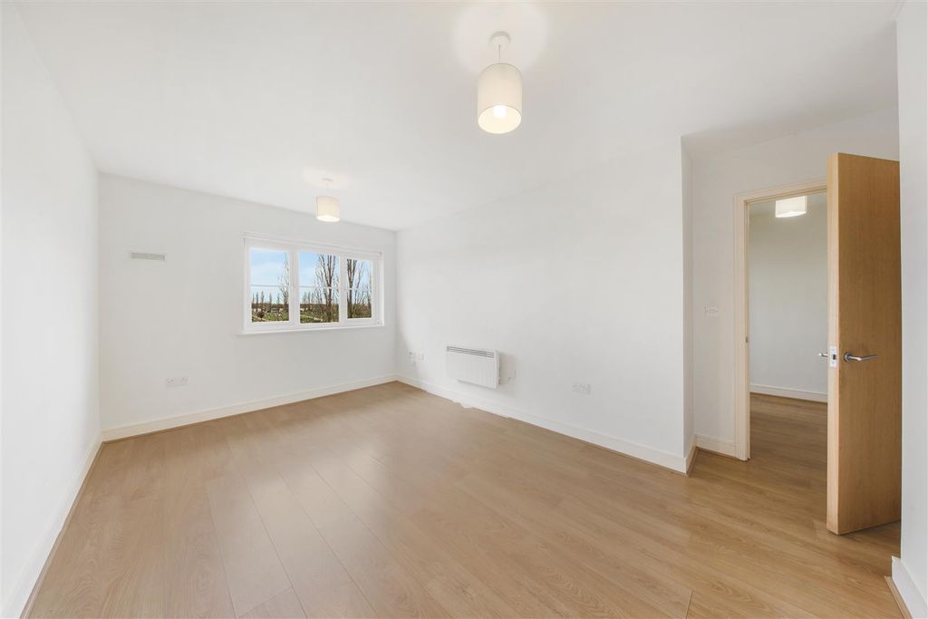 Property photo 1 of 13 Flat 14, Stevenson Court - 1W0Klso3Pxq0Fo9Uqsmc.Jp