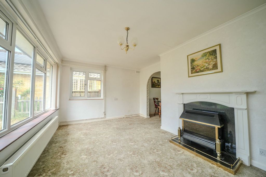Property photo 2 of 25