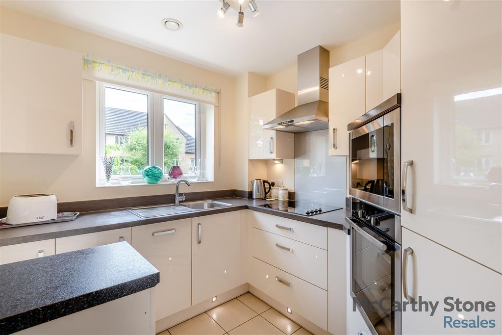 Property photo 2 of 25 8647189-Interior06.Jpg