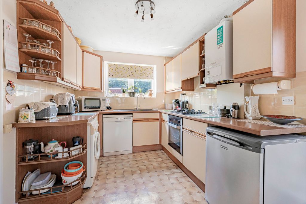 Property photo 3 of 23