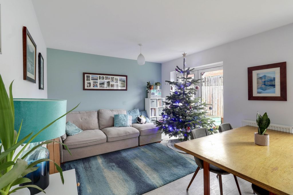 Property photo 3 of 16 Kitchen Diner