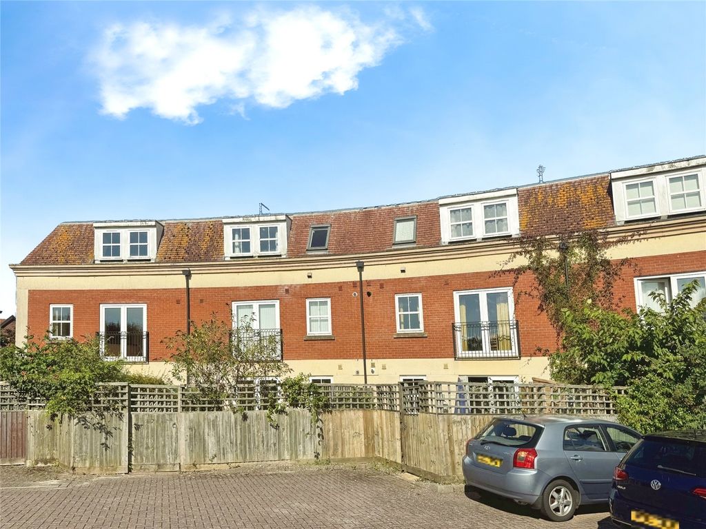 Property photo 1 of 11 Rear