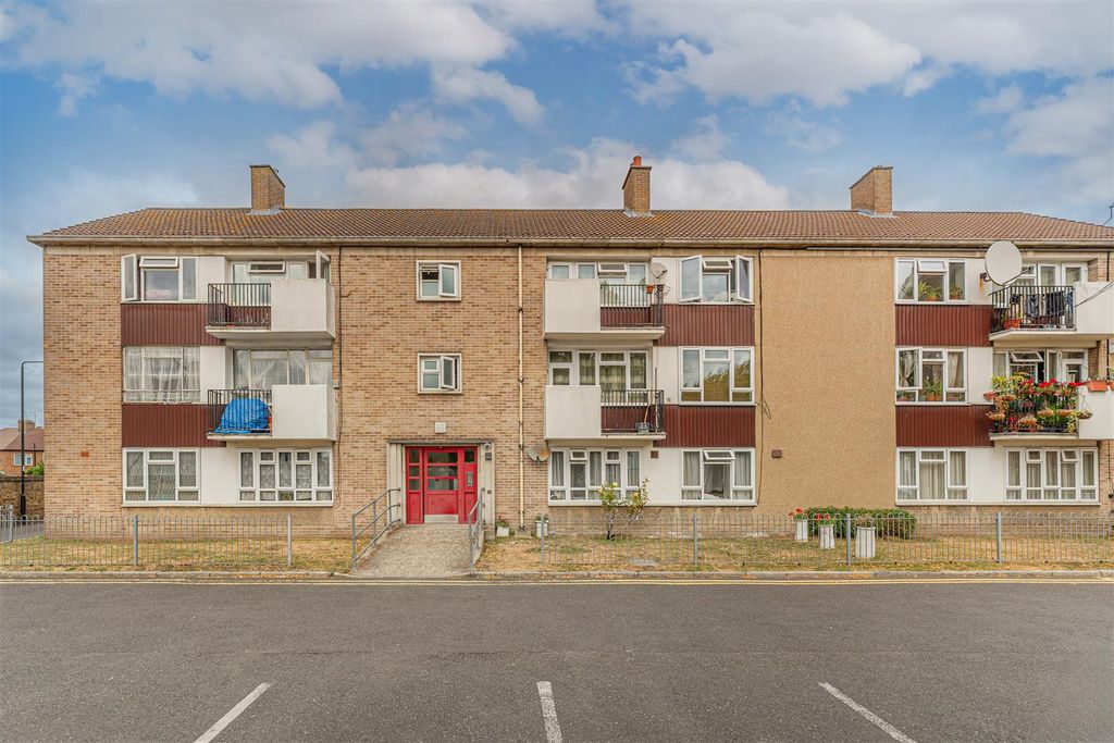 Property photo 1 of 18