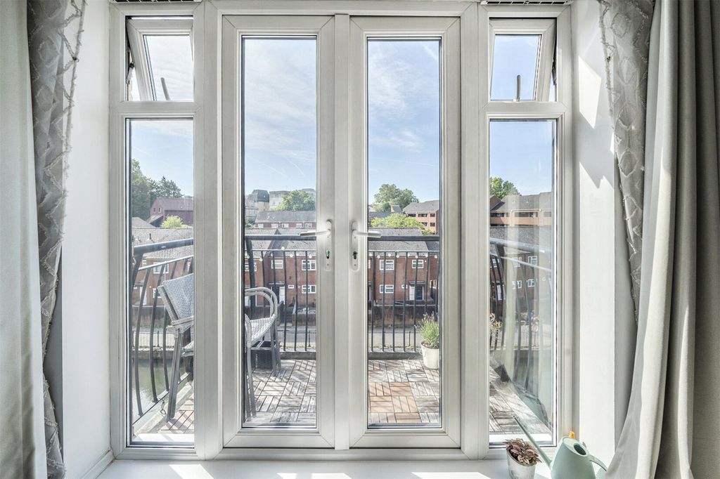 Property photo 2 of 19 Picture No. 35