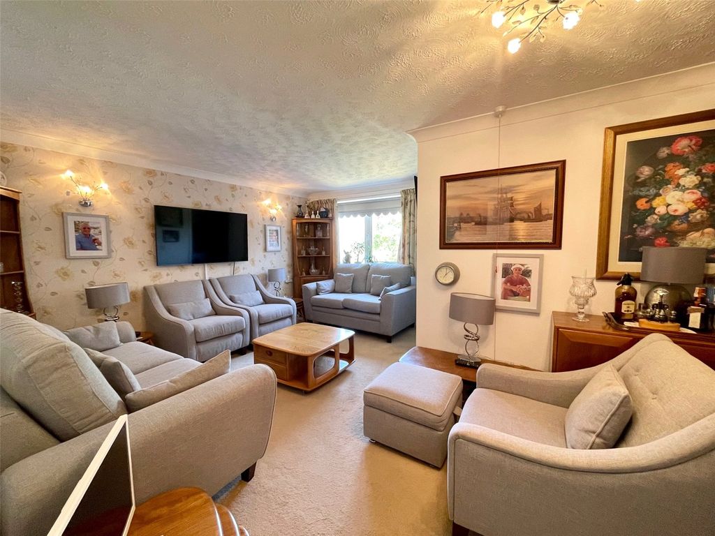 Property photo 2 of 14 Picture No. 17