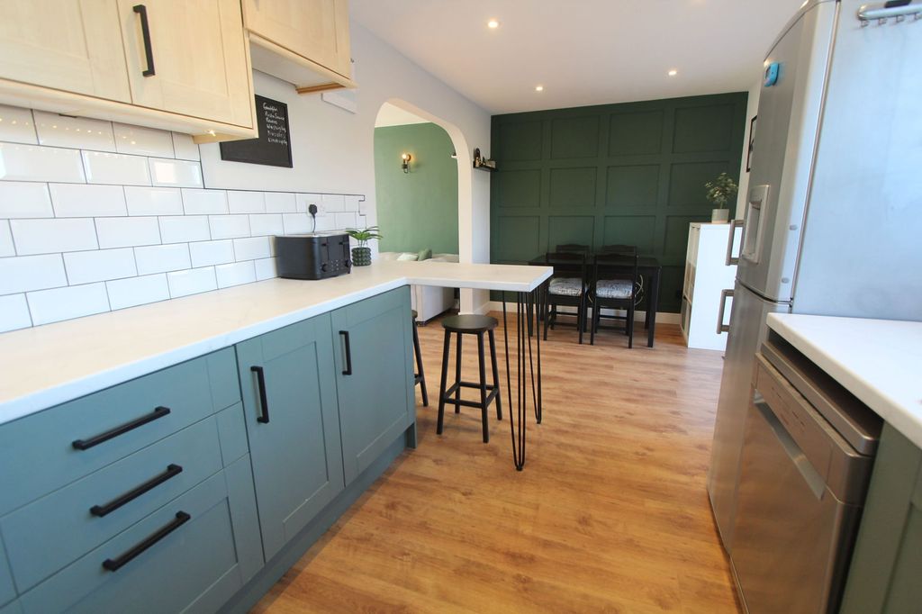 Property photo 3 of 22