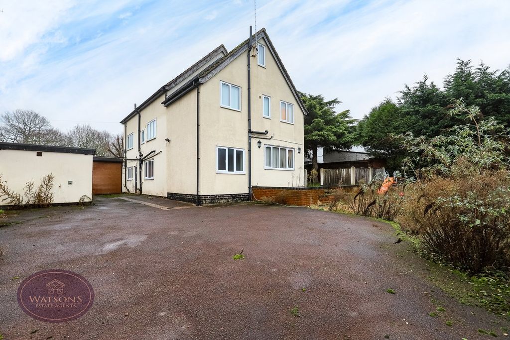 Property photo 1 of 40