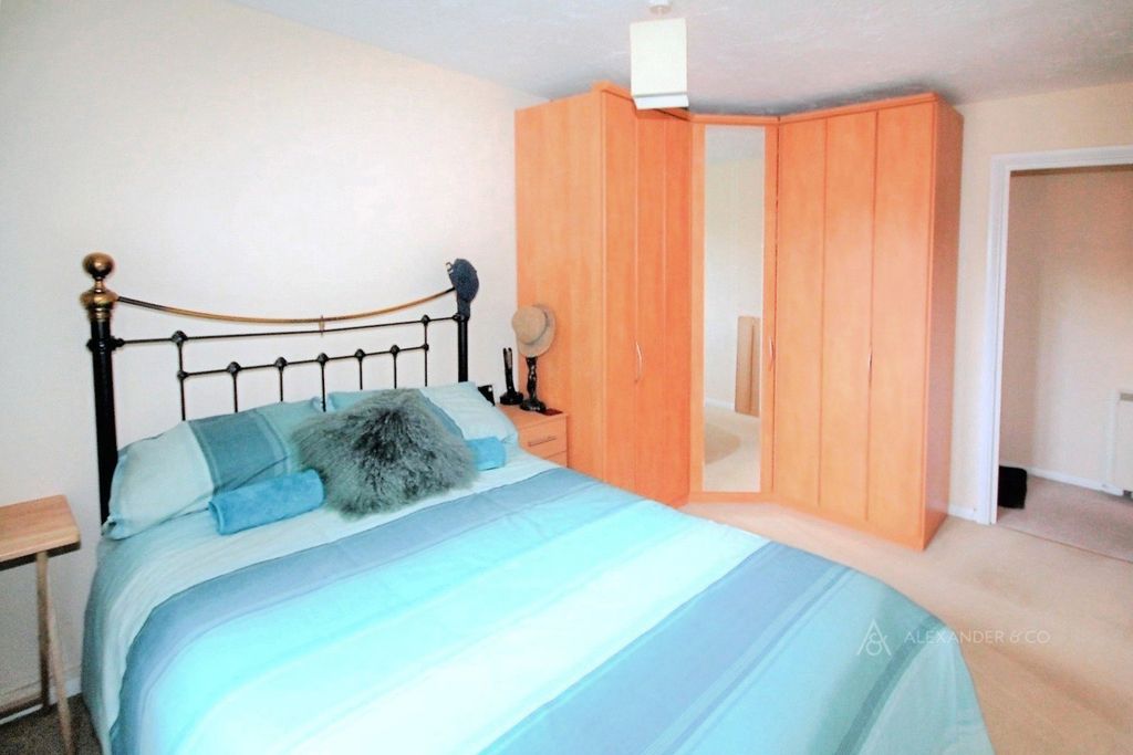 Property photo 2 of 8 Pbox-Img.Jpg