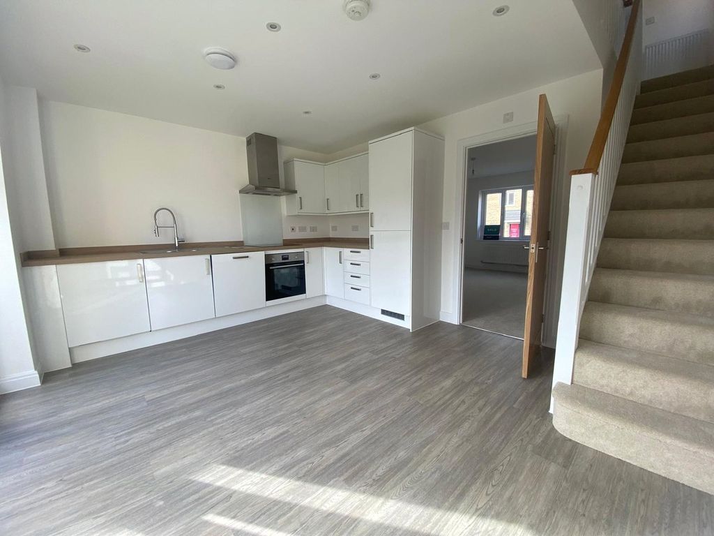 Property photo 2 of 11 Picture No. 52