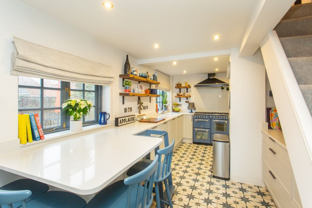 Property photo 3 of 17 Picture 3