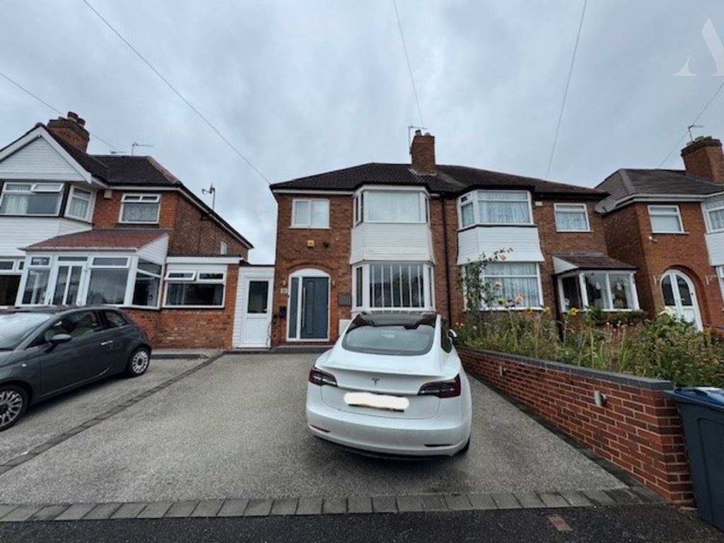 Property photo 1 of 17 383 Clay Lane Frontage