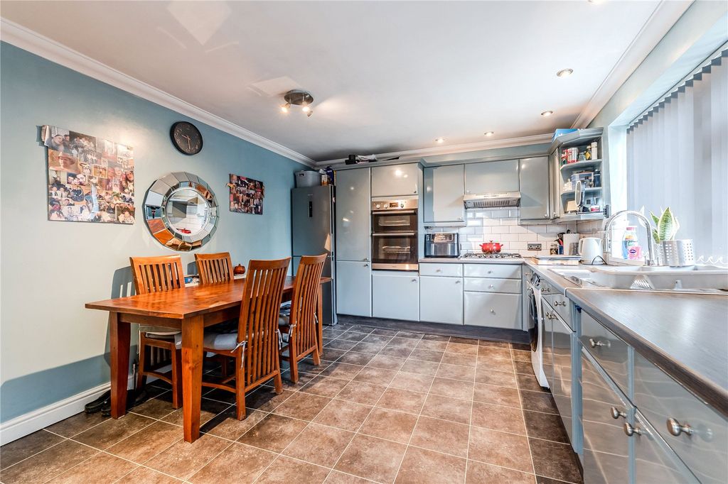 Property photo 3 of 14 Dining Kitchen