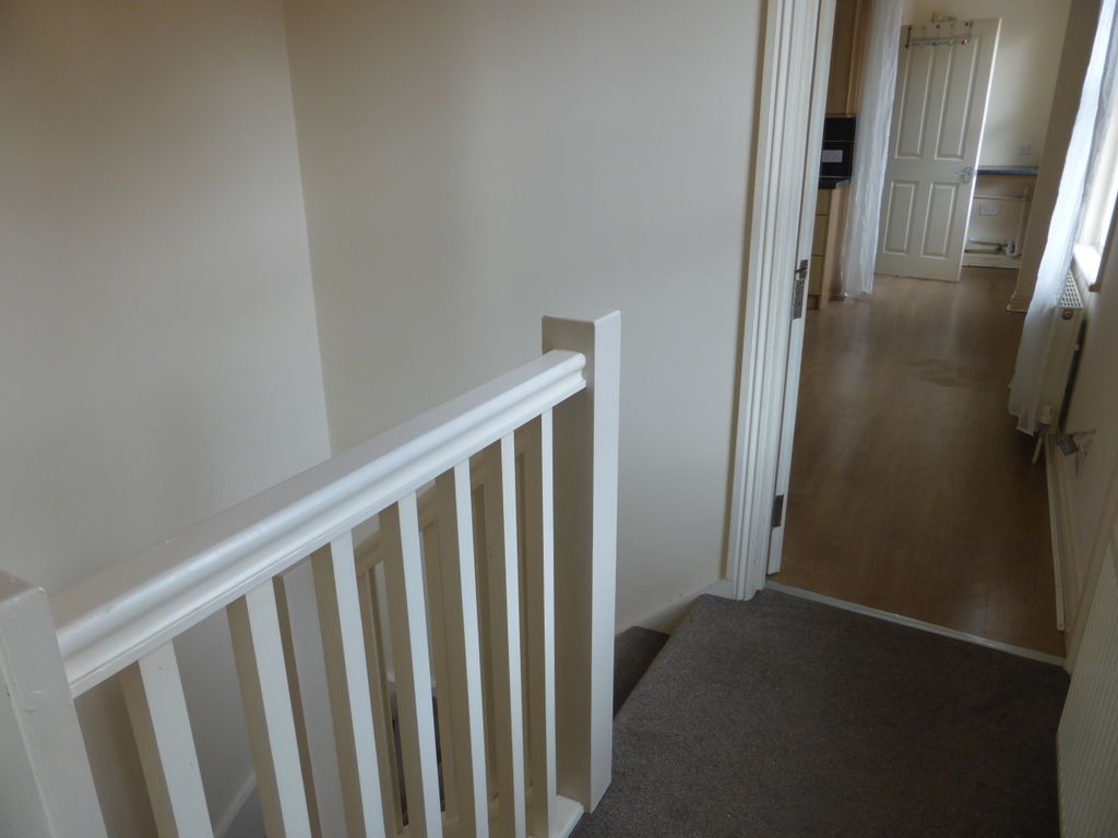 Property photo 3 of 13 Landing