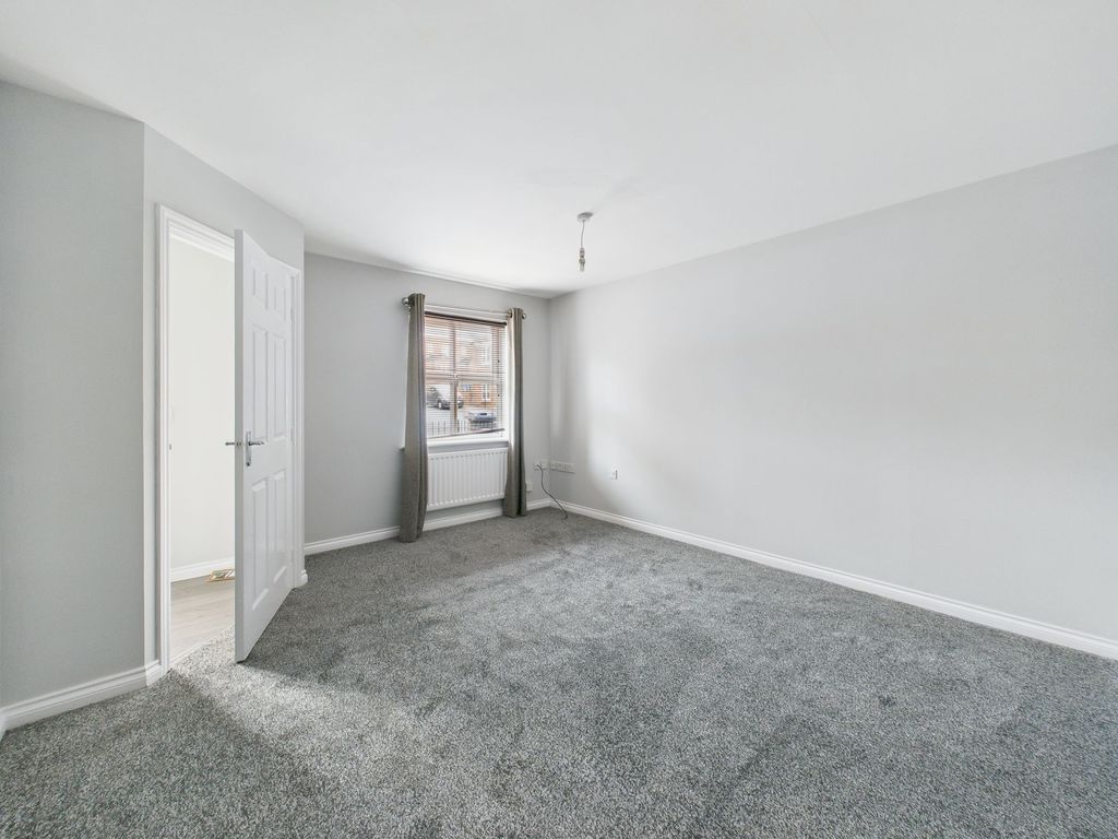 Property photo 2 of 11 Lounge