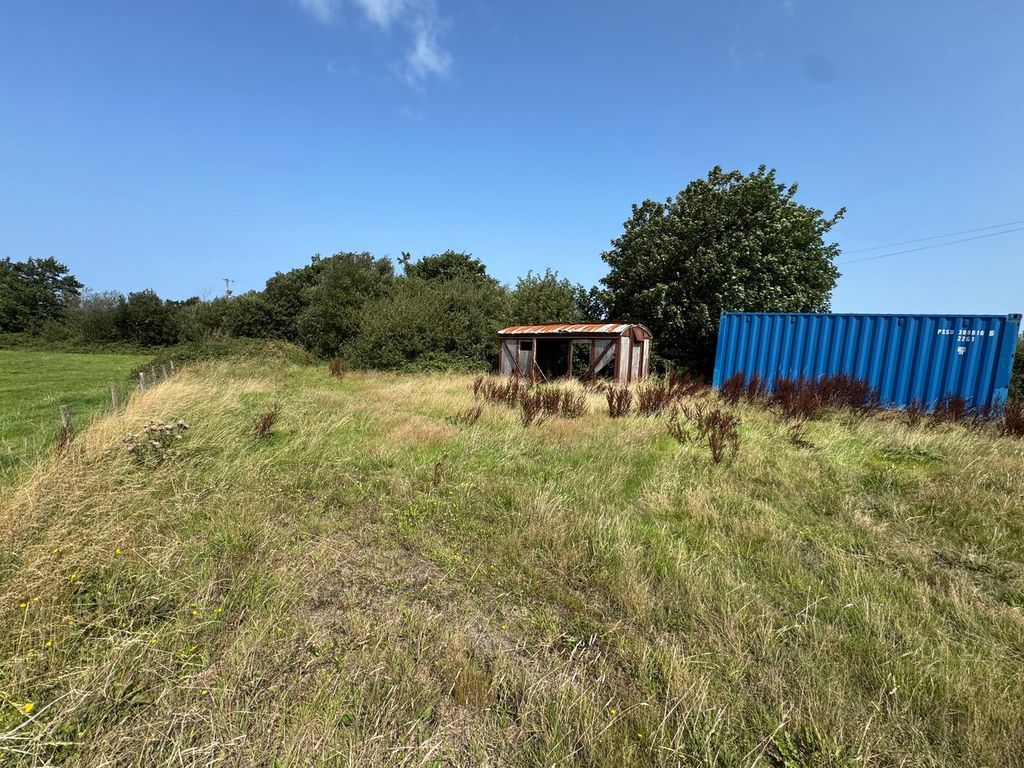 Property photo 2 of 8