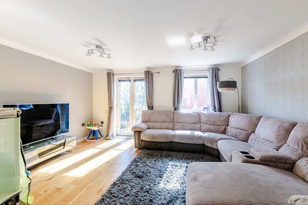 Property photo 2 of 21 Lounge1