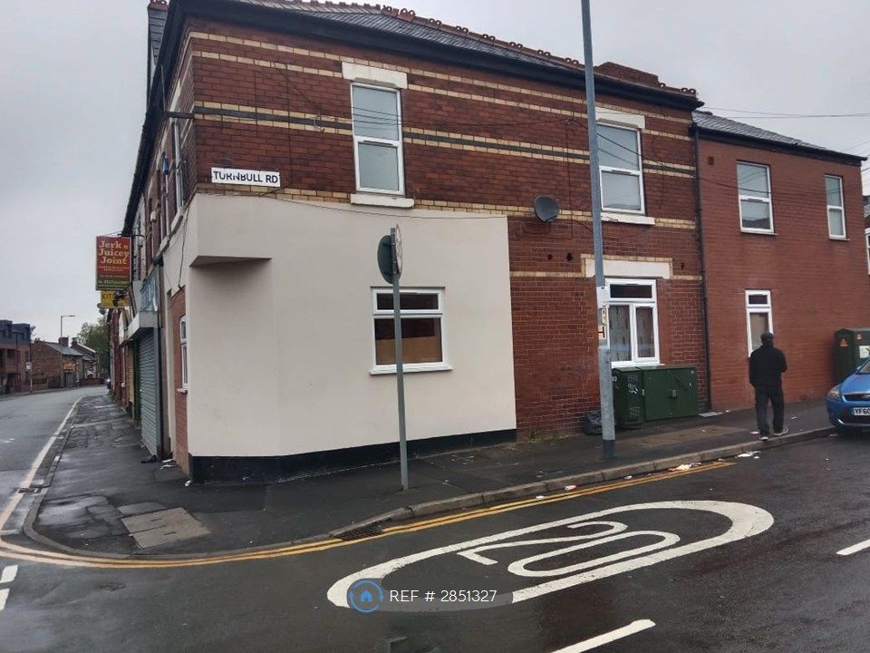 Property photo 1 of 9 Side