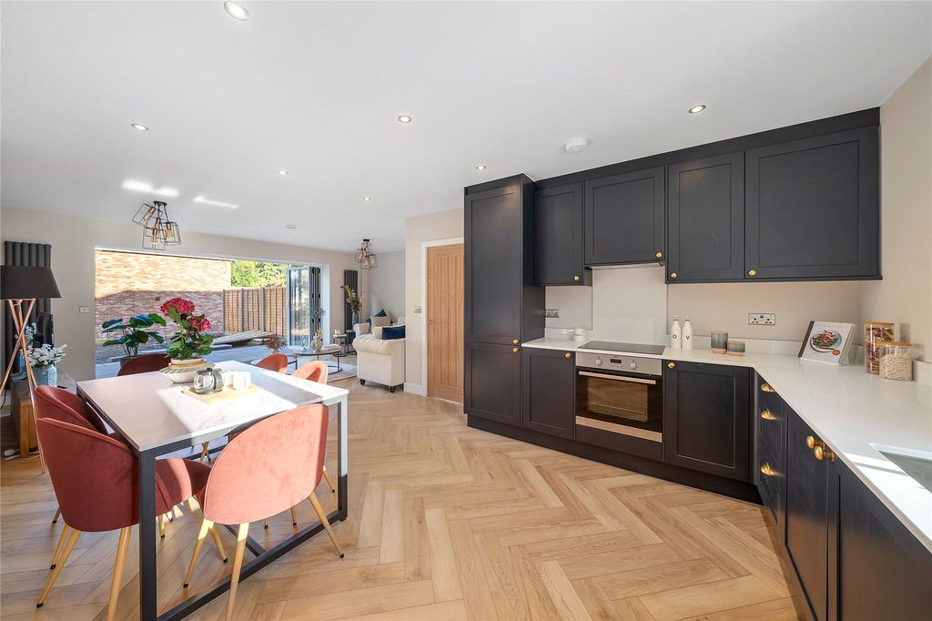 Property photo 2 of 10 Picture No. 11