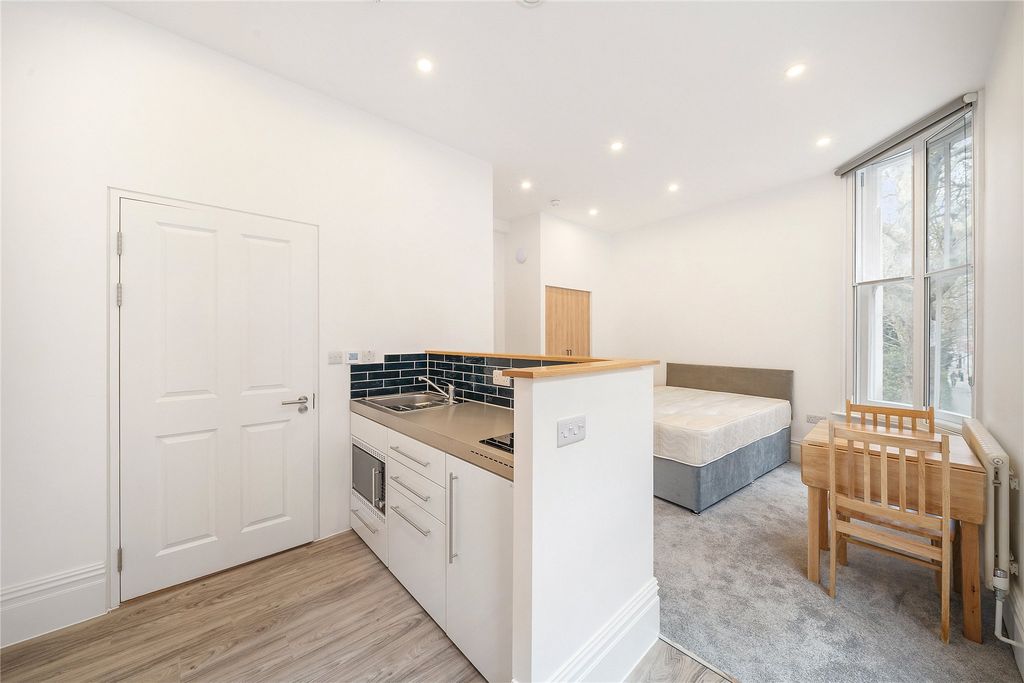 Property photo 3 of 7 Picture No. 02