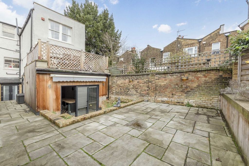Property photo 3 of 9