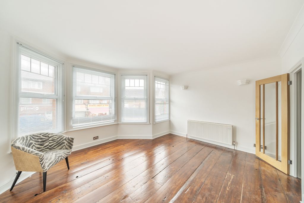 Property photo 2 of 6 Living Room