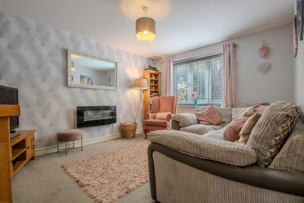 Property photo 2 of 26