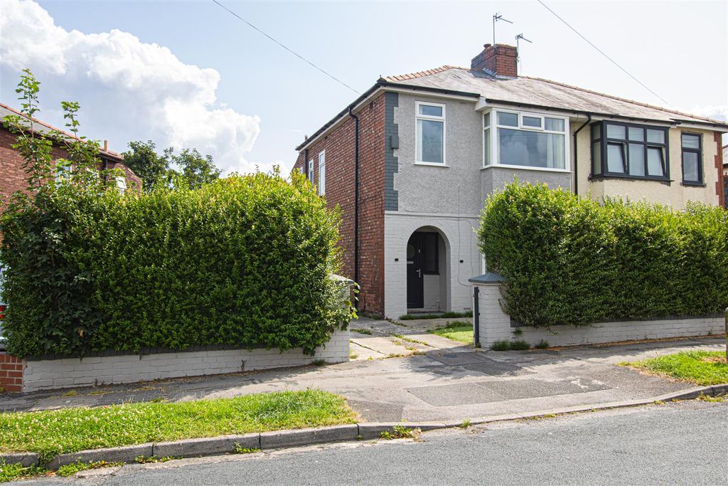 Property photo 1 of 16 Front