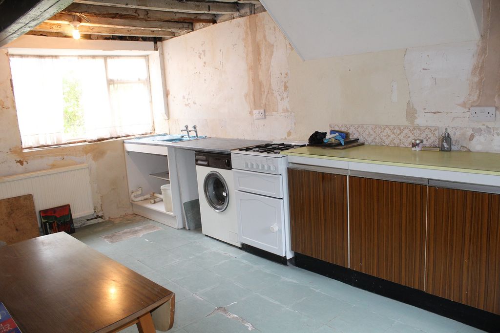 Property photo 2 of 12 Fitted Dining Kitchen