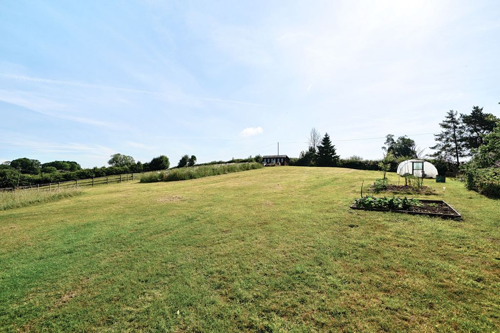 Property photo 2 of 27 1304918-17-6852c86932d9c-1-1